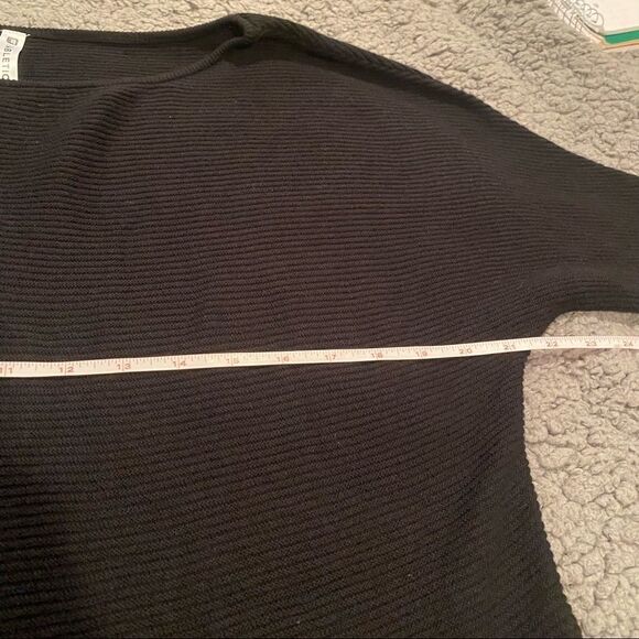 Fabletics Black Shirt Sz X Small - Picture 9 of 12